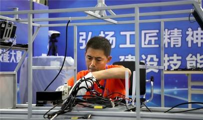 德陽五名技能人才榮獲“四川省技術(shù)能手”稱號，最年輕者23歲凸顯實(shí)踐教學(xué)平臺成效